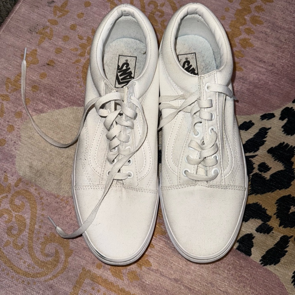 Vans White Canvas Sneakers Classic Low-Top Design